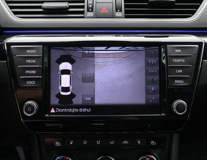 Škoda Superb 23