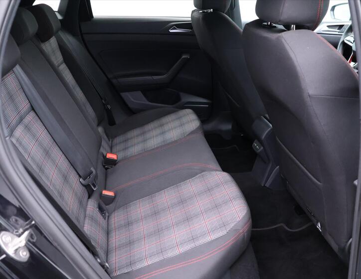 Volkswagen Polo 12