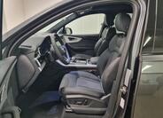 Audi Q7 8