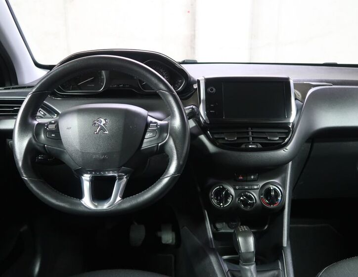 Peugeot 208 15
