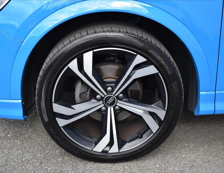Audi Q3 6