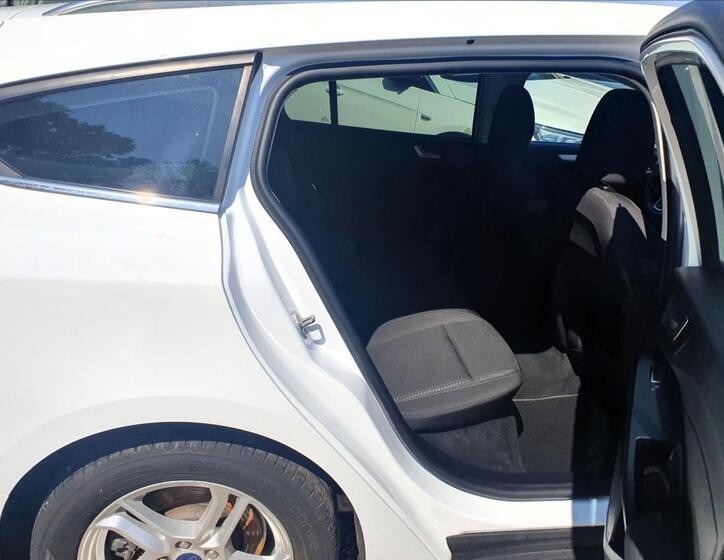 Ford Focus 16