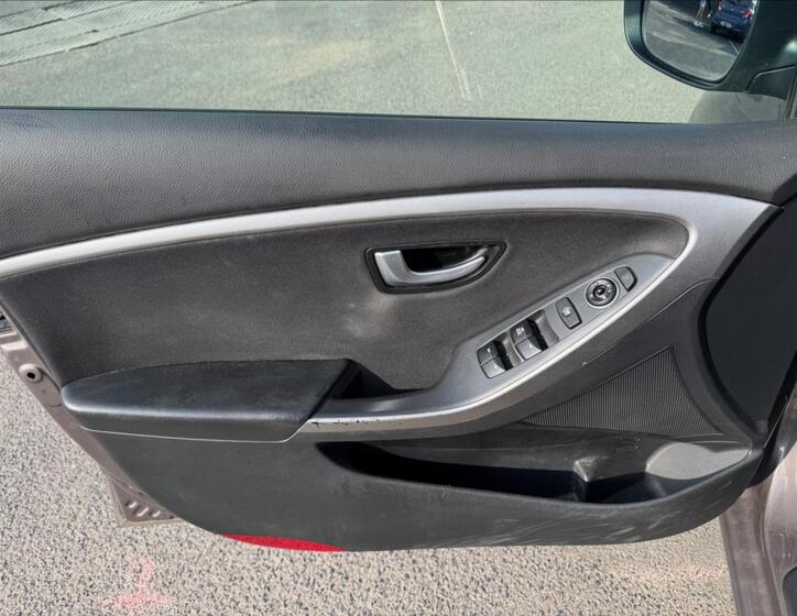 Hyundai i30 20