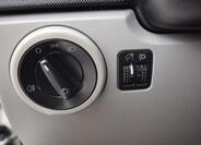 Volkswagen New Beetle 27
