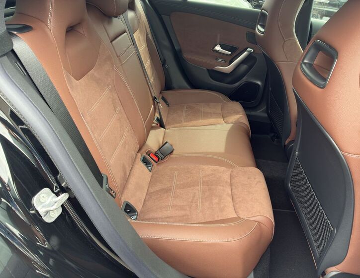 Mercedes-Benz CLA 7