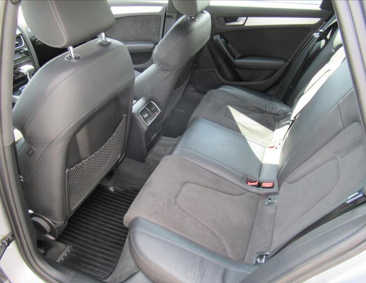 Audi A4 10