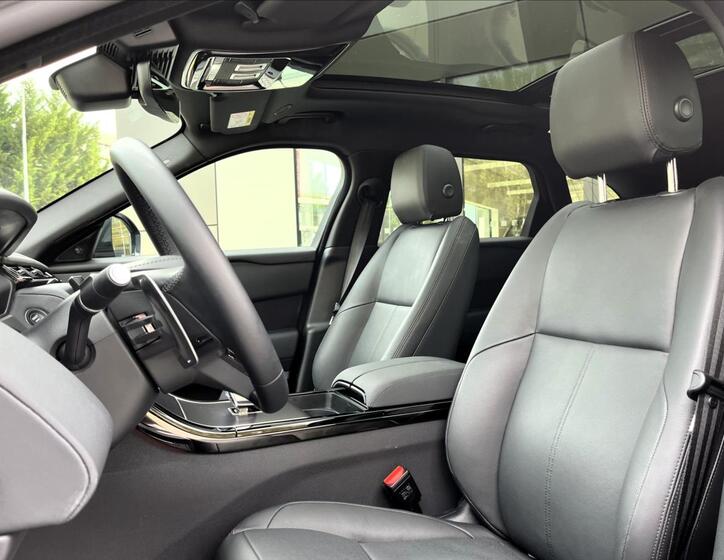 Land Rover Range Rover Velar 12