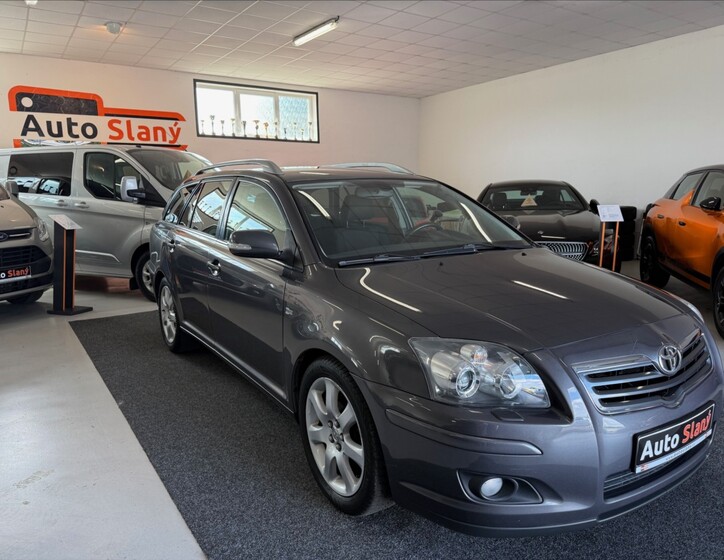 Toyota Avensis 2