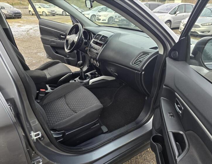 Mitsubishi ASX 13