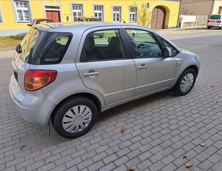 Suzuki SX4 11
