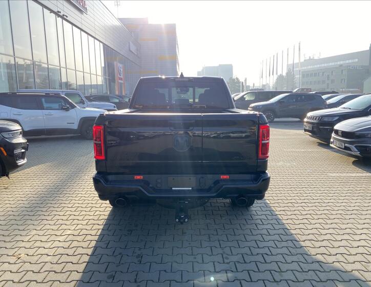 Dodge RAM 4