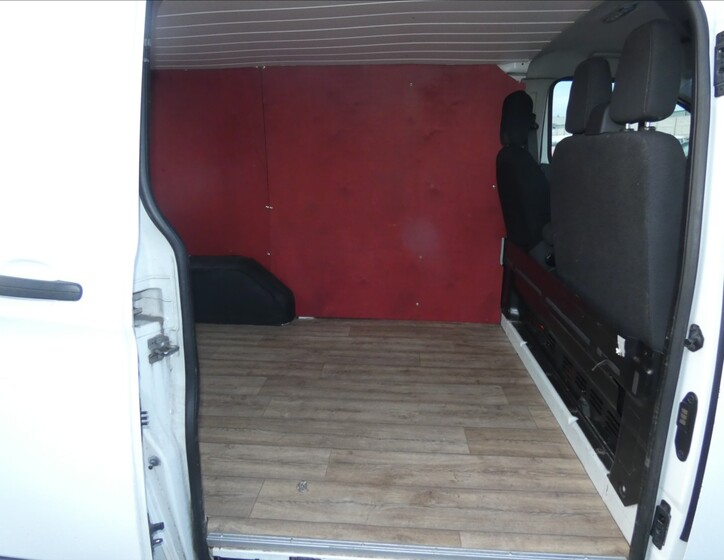 Ford Transit Custom 10
