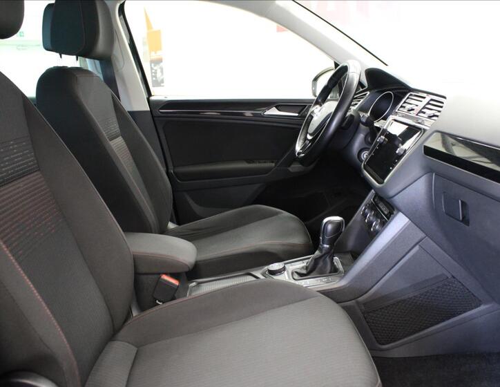 Volkswagen Tiguan 12