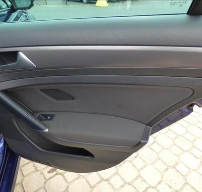 Volkswagen Golf 57