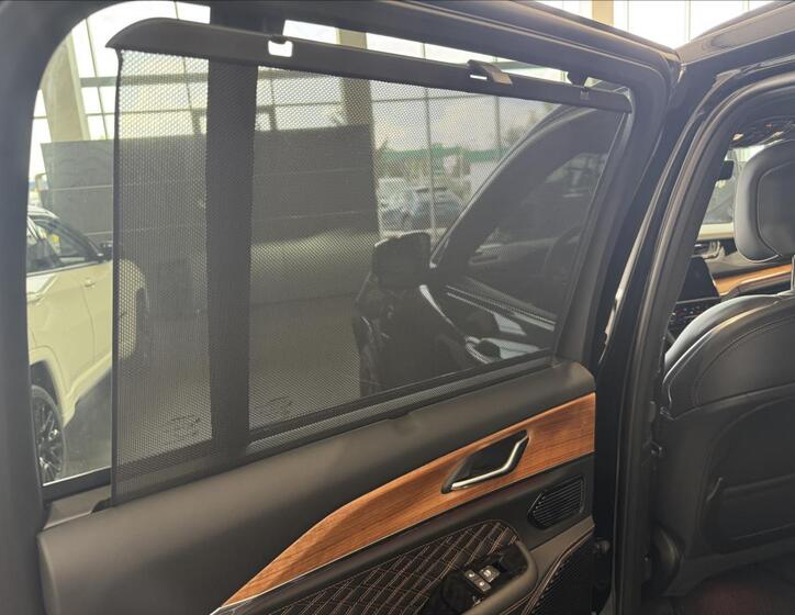 Jeep Grand Cherokee 19
