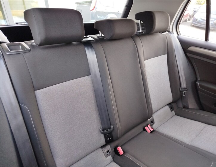 Volkswagen Golf 33