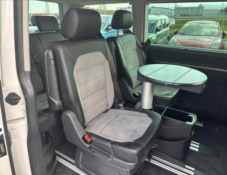 Volkswagen Multivan 15