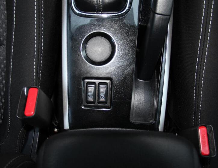Mitsubishi Outlander 27