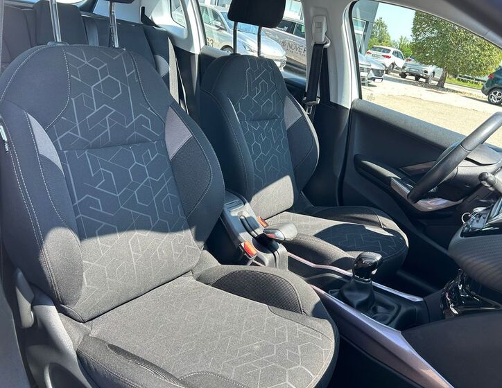 Peugeot 2008 10