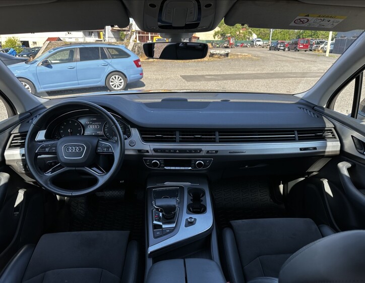 Audi Q7 17