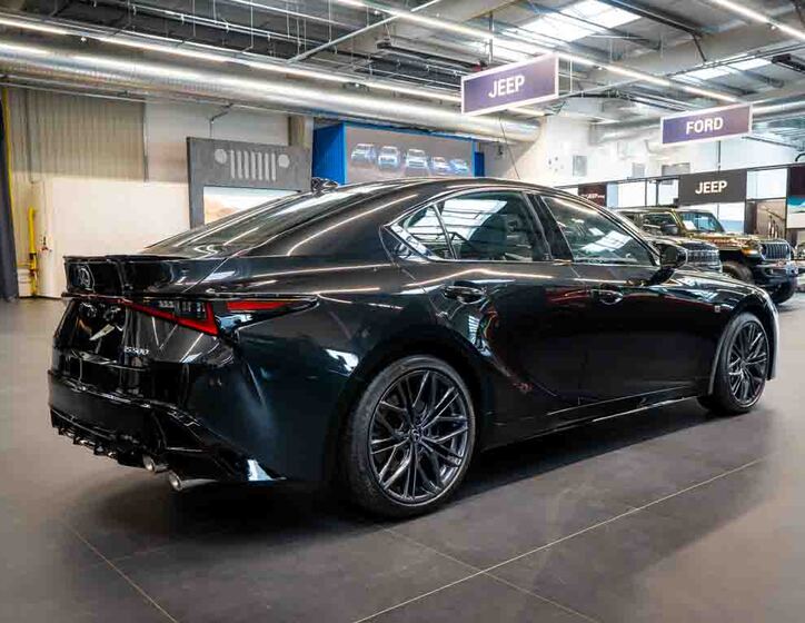 Lexus IS 7