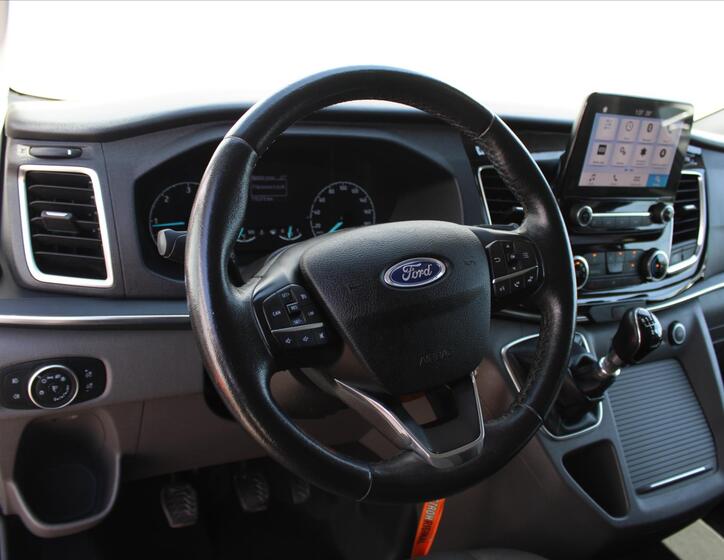 Ford Tourneo Custom 16