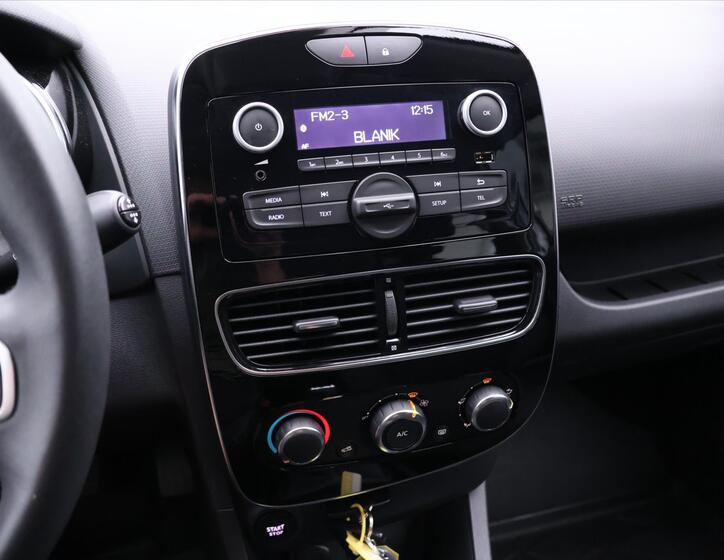 Renault Clio 24