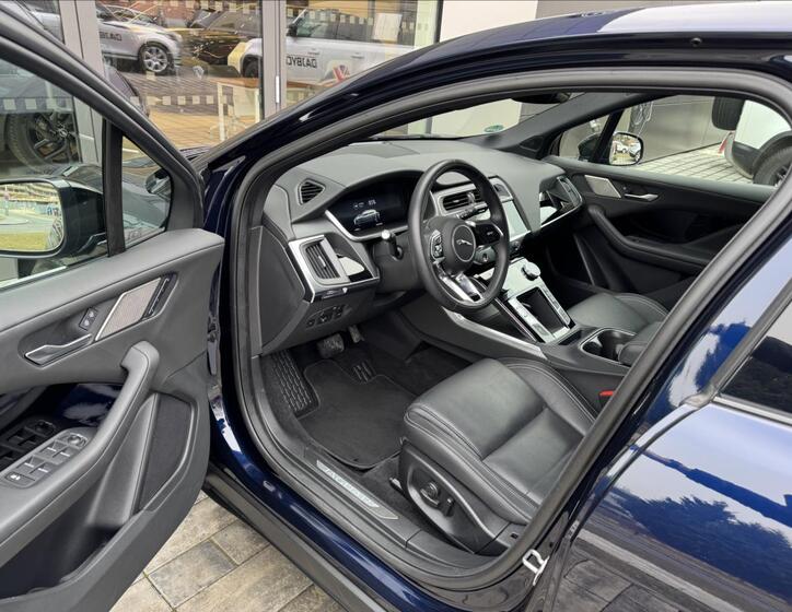 Jaguar I-Pace 6