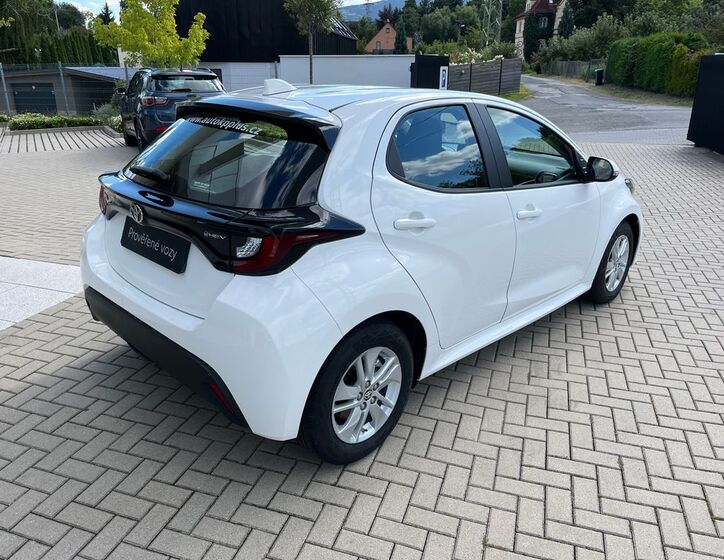 Toyota Yaris 6