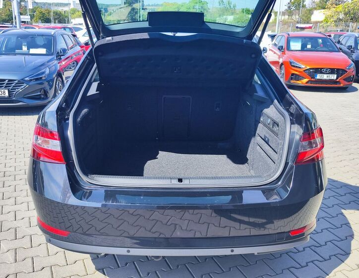 Škoda Superb 9