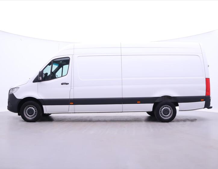 Mercedes-Benz Sprinter 4