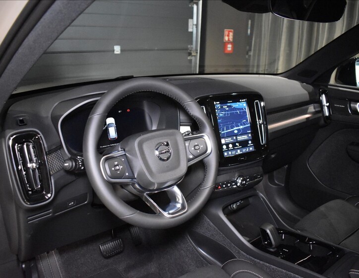 Volvo EX40 21