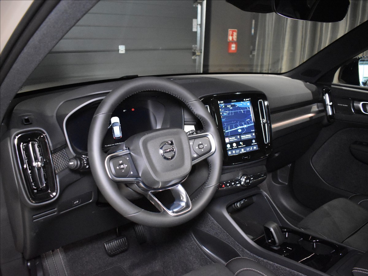 Volvo EX40
