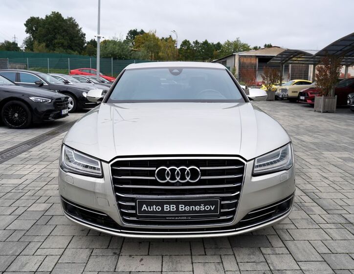 Audi A8 1