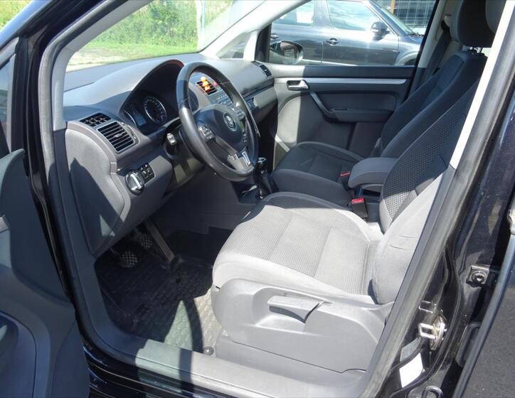 Volkswagen Touran 9