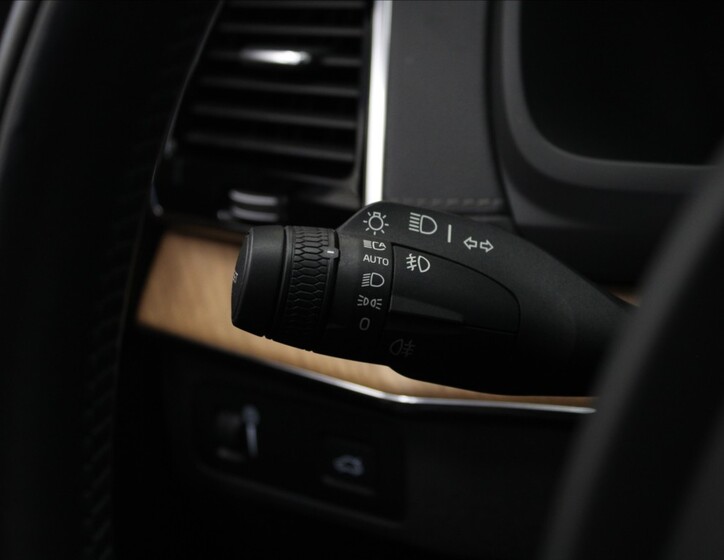 Volvo XC90 19