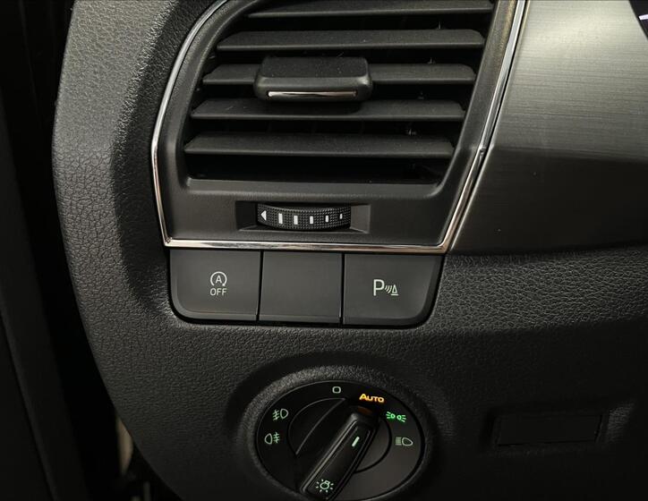 Škoda Fabia 16