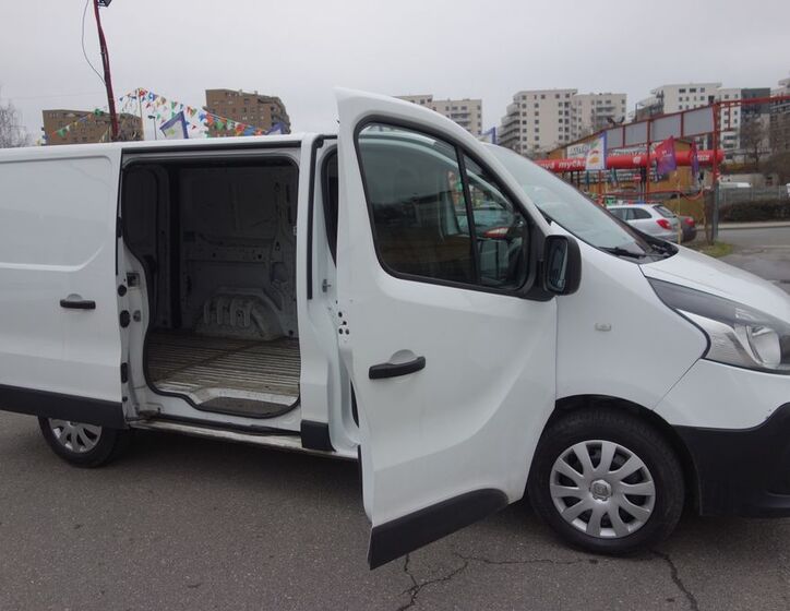 Opel Vivaro 12