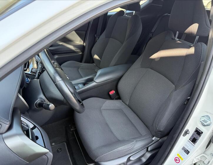 Toyota C-HR 9