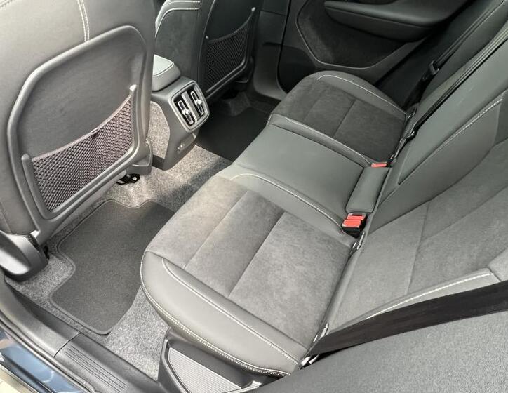 Volvo XC40 12
