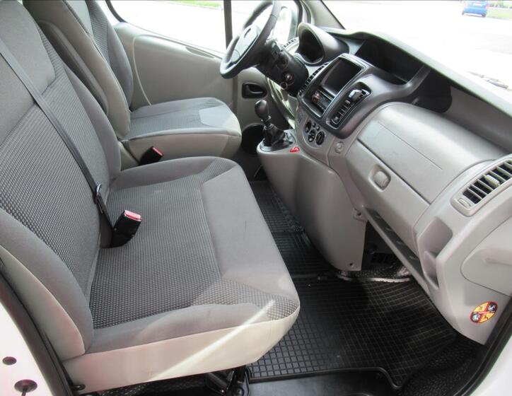 Opel Vivaro 17