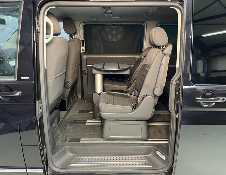 Volkswagen Multivan 12