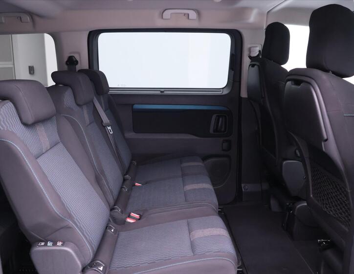 Peugeot Traveller 12