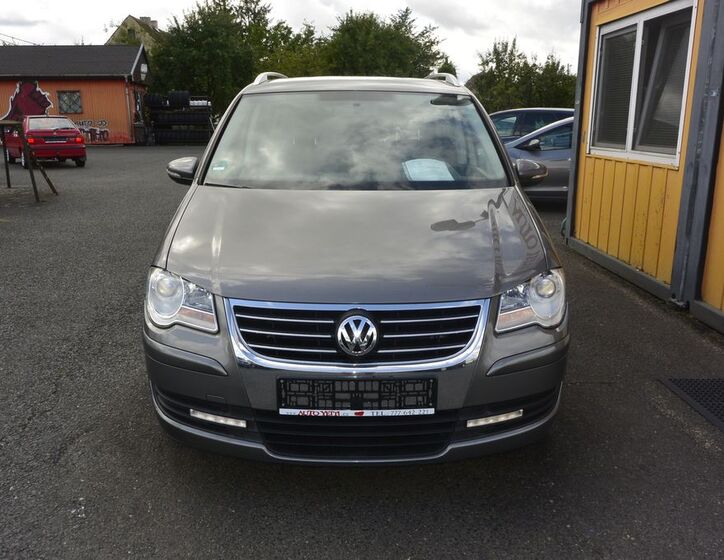 Volkswagen Touran 2