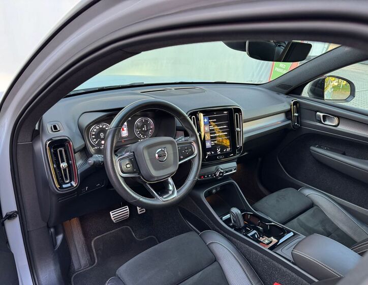 Volvo XC40 19
