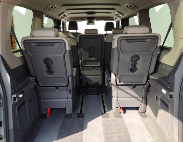 Volkswagen Multivan 28