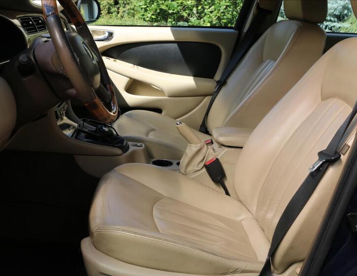 Jaguar X-Type 19