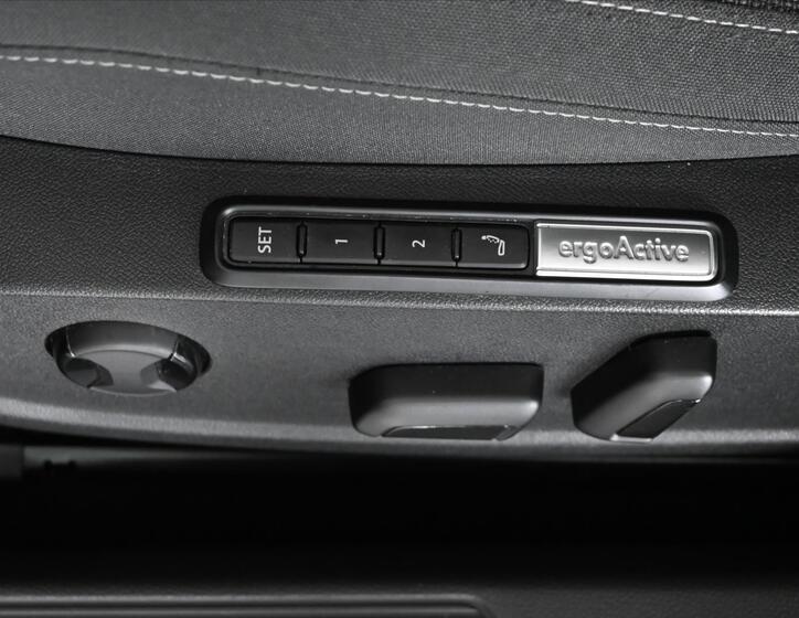 Volkswagen Golf 30