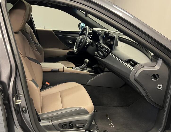 Lexus ES 300h 7