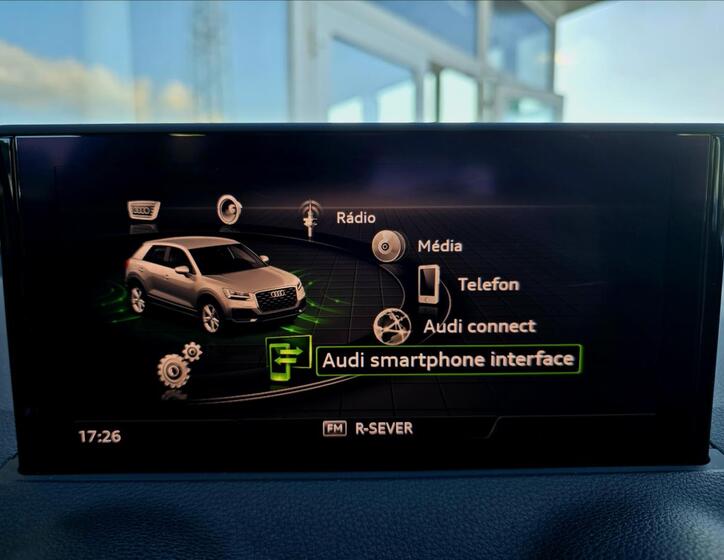 Audi Q2 24